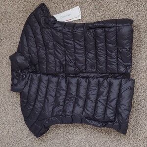 NWT. Womans Short Sleeve Puffy Jacket.